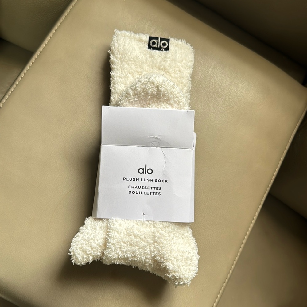 NWT alo sock